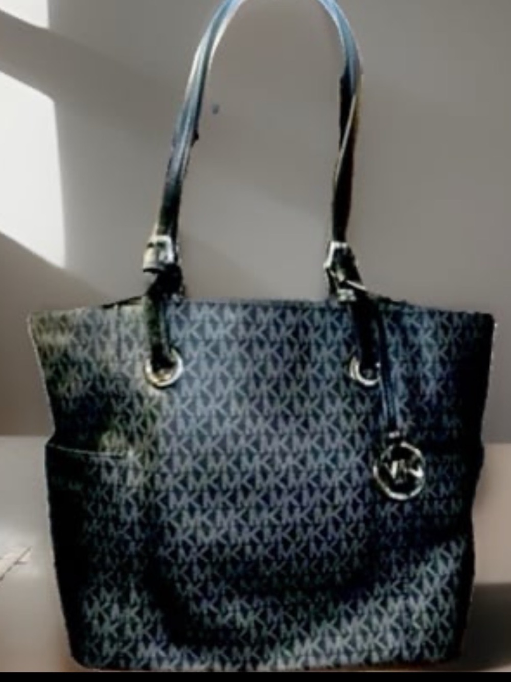 Michael Kors Jet Set Signature Large Logo Tote in black silver-tone hardware